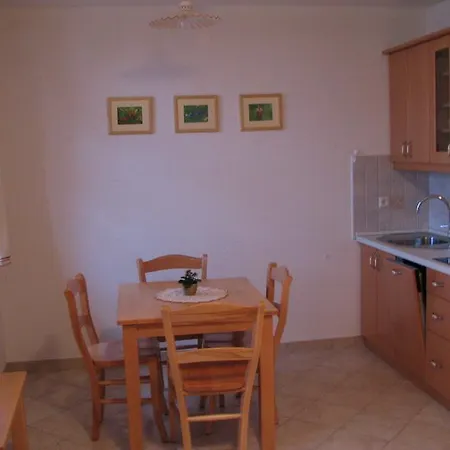 公寓 Apartma Miranda *