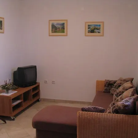 公寓 Apartma Miranda 罗格坡曼戈唐